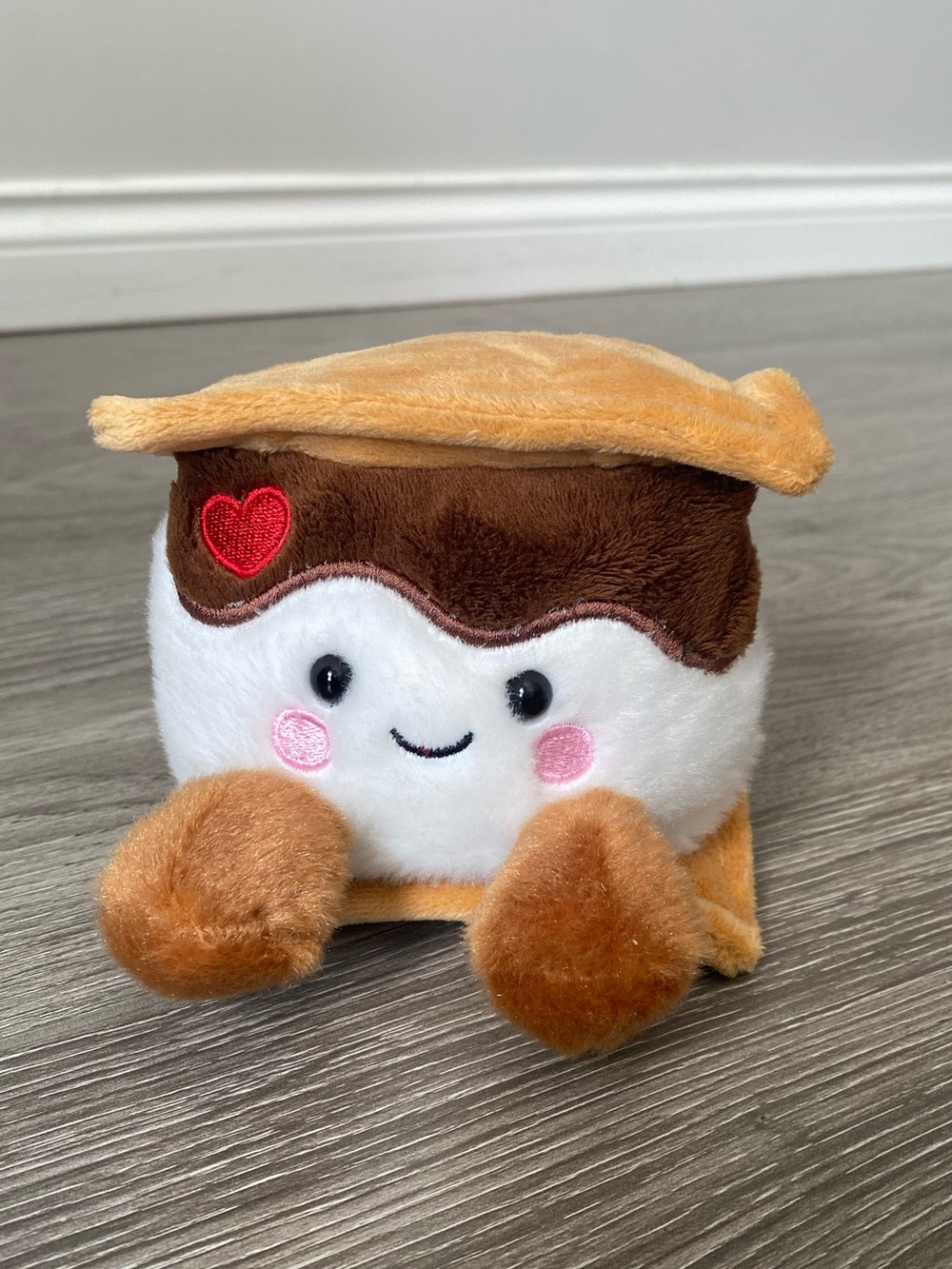 Palm Pals Plush Marshmallow Toy - Brown & White Cute S'more Design